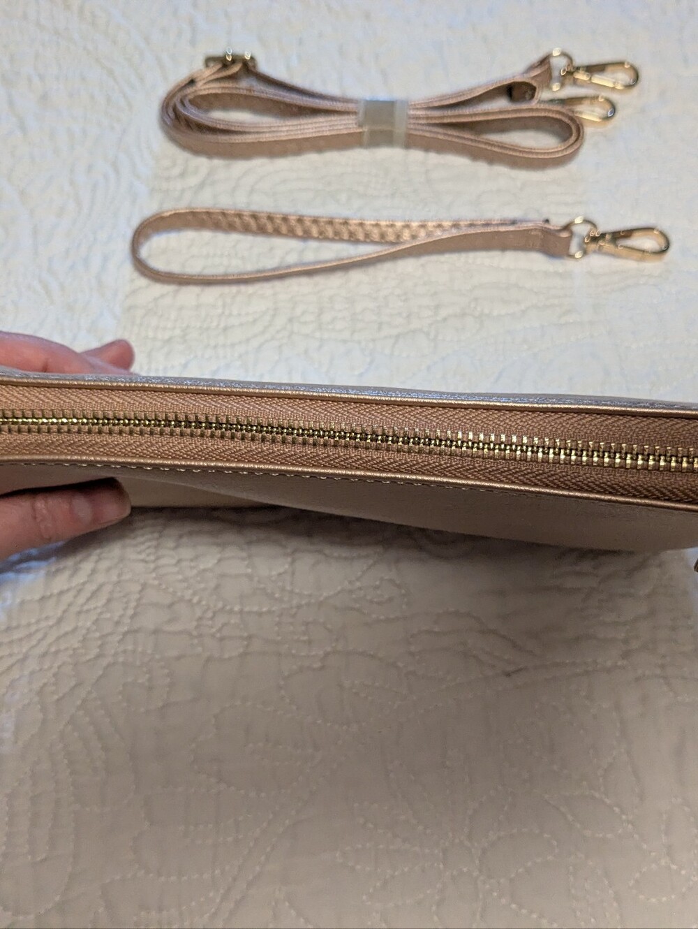 NWOT Jen & Co Rose Gold Clutch Crossbody Convertible Wallet - Picture 3 of 6